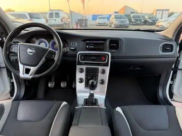 Volvo S60 2012 1.6L Benzină
