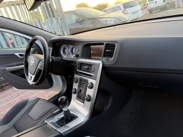 Volvo S60 2012 1.6L Benzină
