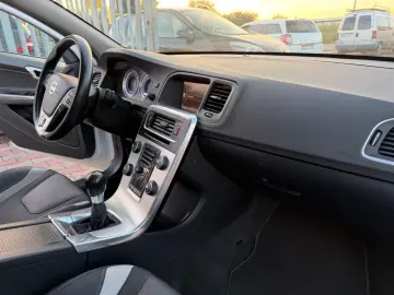 Volvo S60 2012 1.6L Benzină