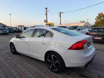 Volvo S60 2012 1.6L Benzină