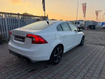 Volvo S60 2012 1.6L Benzină