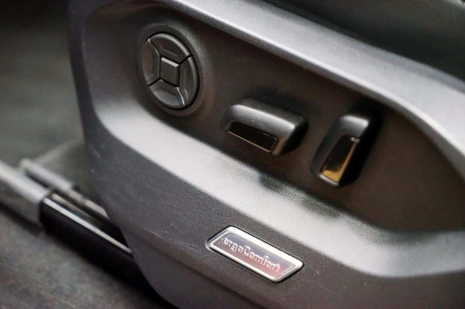 Touareg 3.0 V6 TDI 4Motion [R-Line  Navi  ACC  R