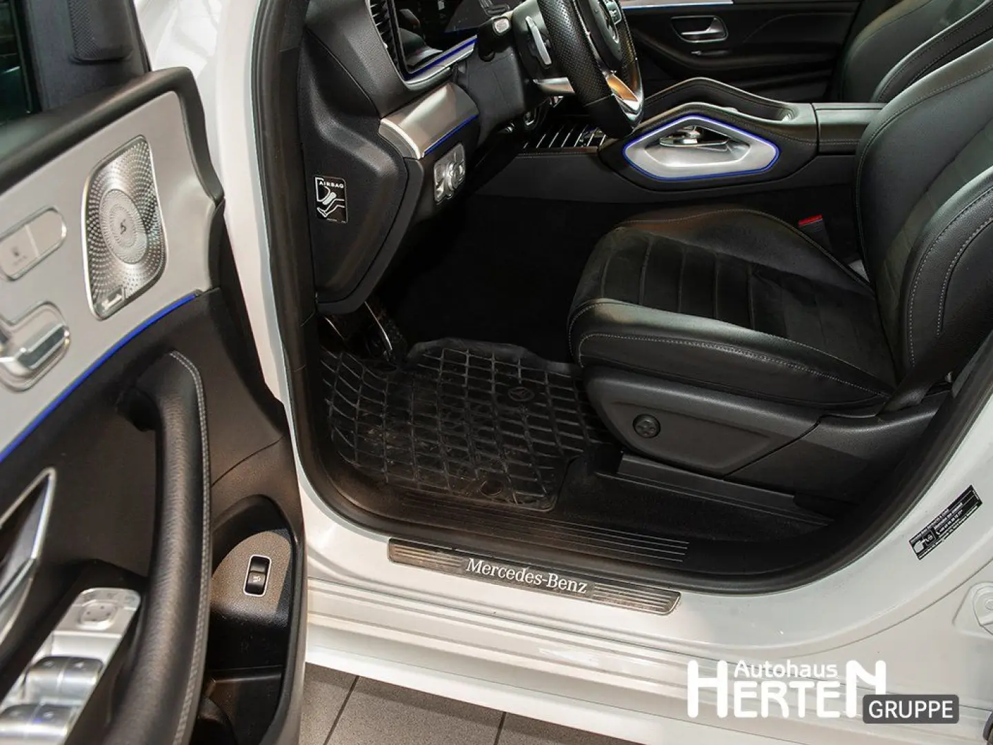 GLE 300 d 4M AMG NIGHT PANO 360  20 ZOLL LED SHZ