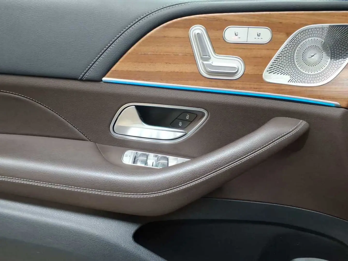 GLE 300 d 4M-AMG Ext AssiPL PANO StHz