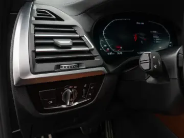 X4 M Competition HUD Kamera DAB Panorama 21Zoll