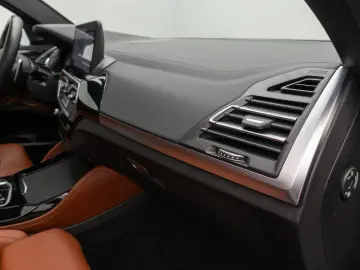 X4 M Competition HUD Kamera DAB Panorama 21Zoll