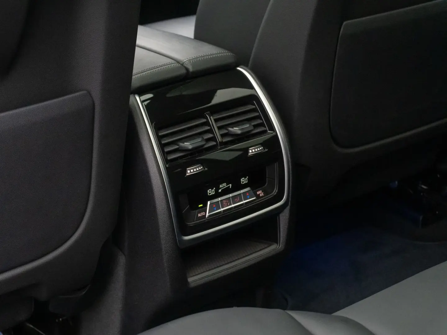 X7 xD40d M Sport Panorama 360 Laser HUD SoftClos