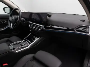 318d Sport Leder DAB Individual DrivAssis 18Zoll