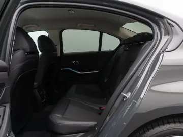 318d Sport Leder DAB Individual DrivAssis 18Zoll