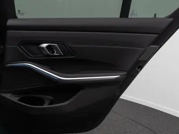 318d Sport Leder DAB Individual DrivAssis 18Zoll