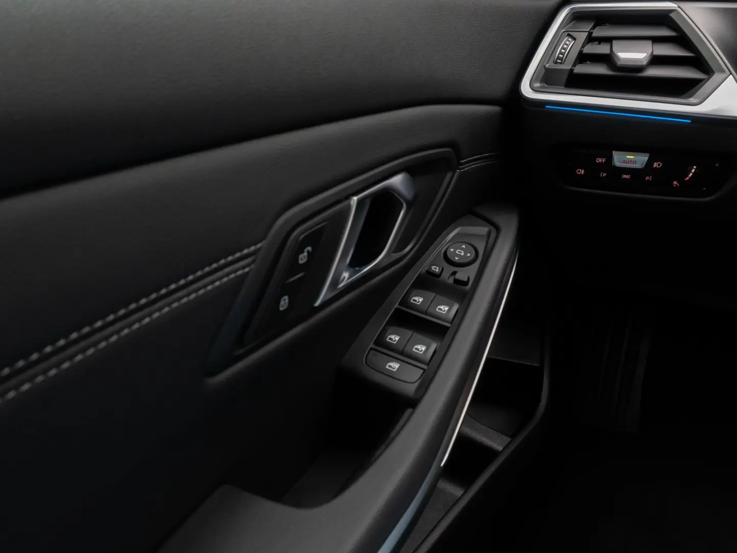 318d Sport Leder DAB Individual DrivAssis 18Zoll