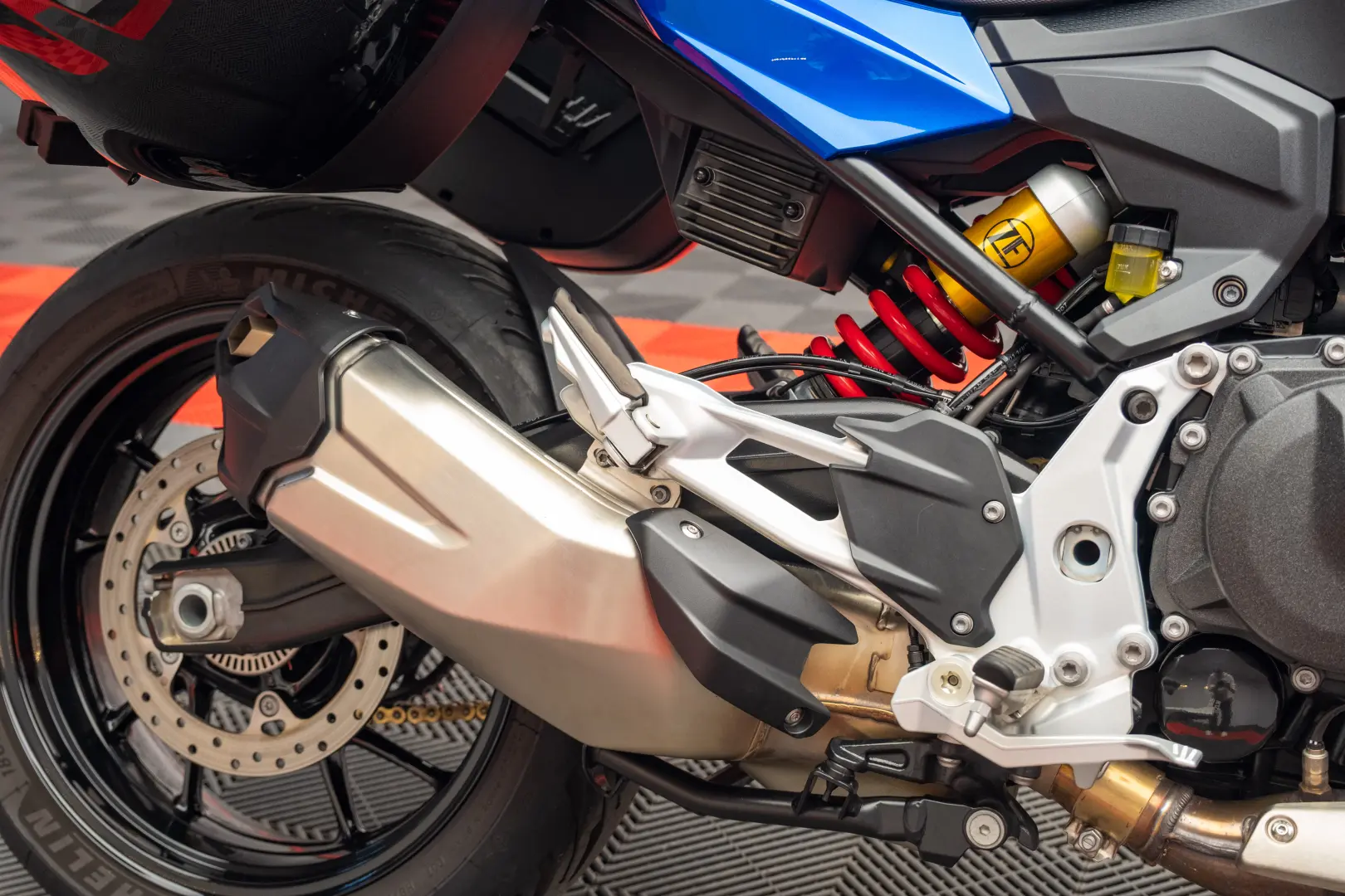 BMW Motorrad F 900 XR