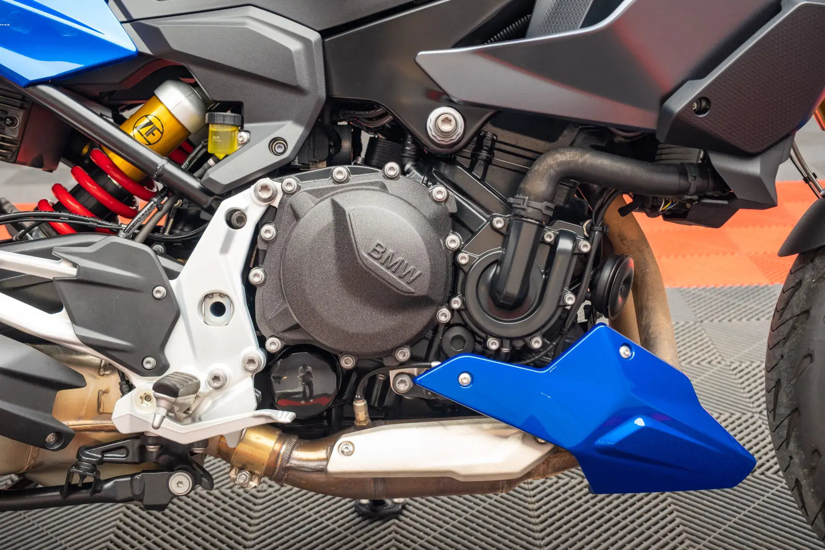 BMW Motorrad F 900 XR