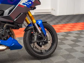 BMW Motorrad F 900 XR