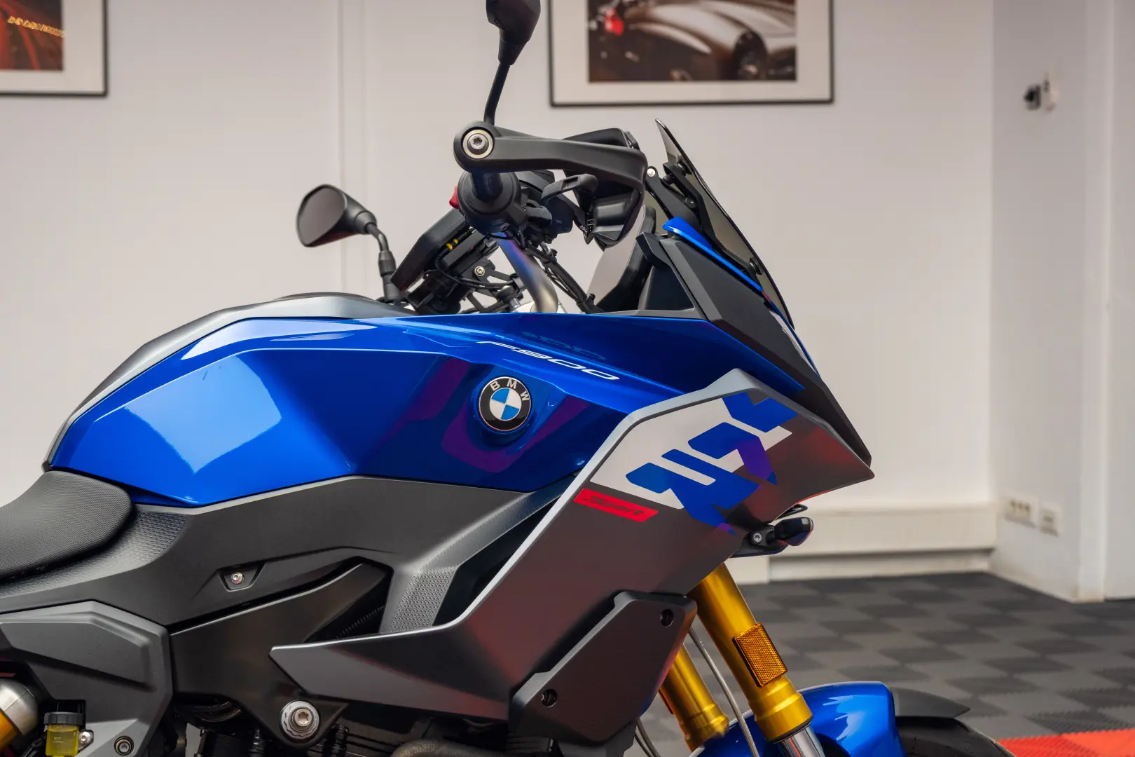 BMW Motorrad F 900 XR