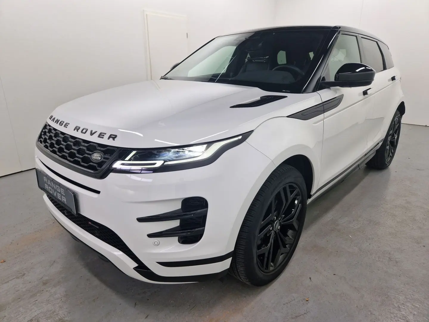 Range Rover Evoque P300e R-Dynamic SE Winter