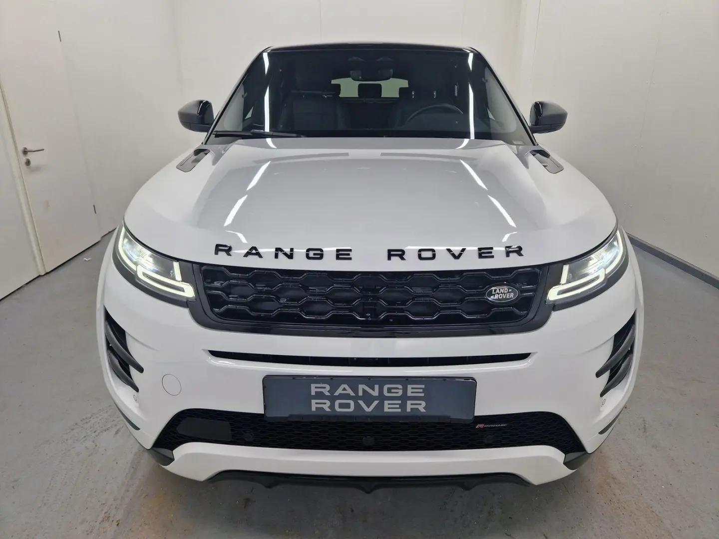 Range Rover Evoque P300e R-Dynamic SE Winter