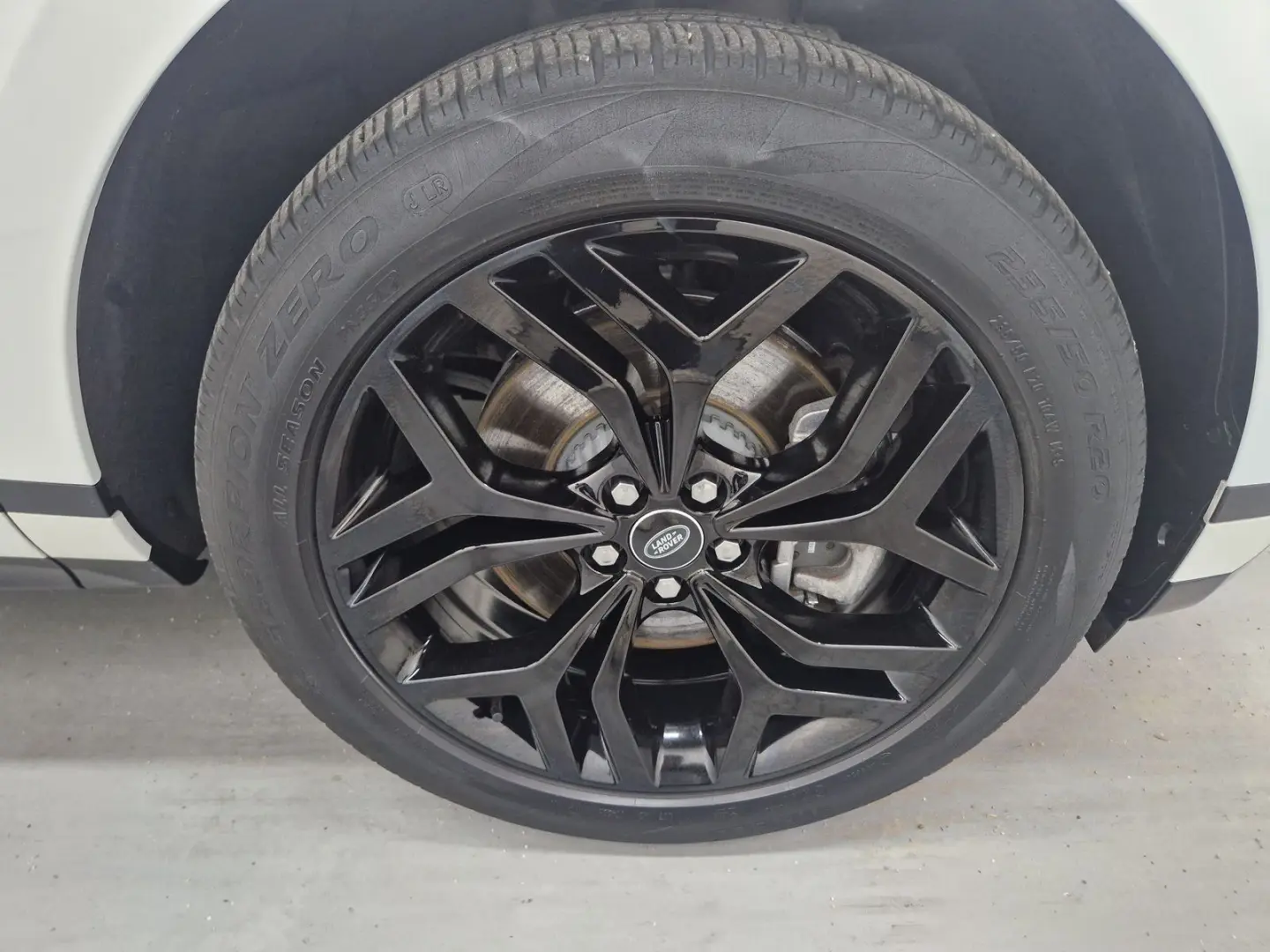 Range Rover Evoque P300e R-Dynamic SE Winter