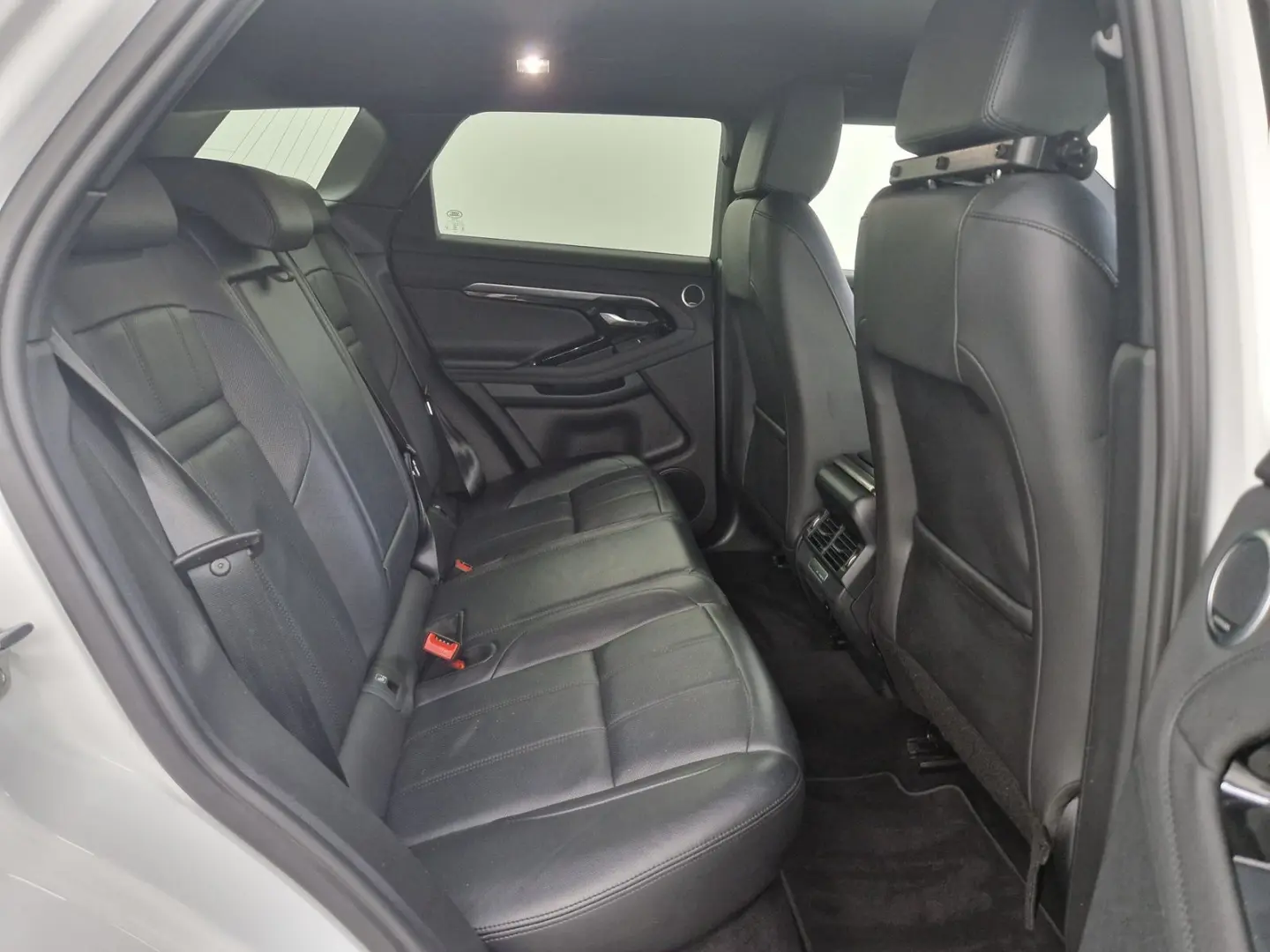 Range Rover Evoque P300e R-Dynamic SE Winter