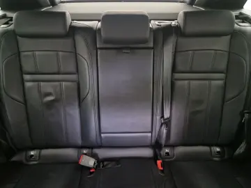 Range Rover Evoque P300e R-Dynamic SE Winter