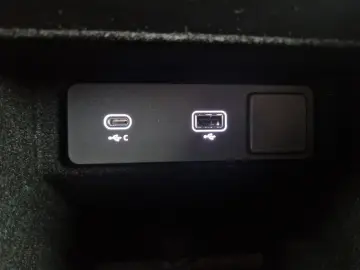 Range Rover Evoque P300e R-Dynamic SE Winter