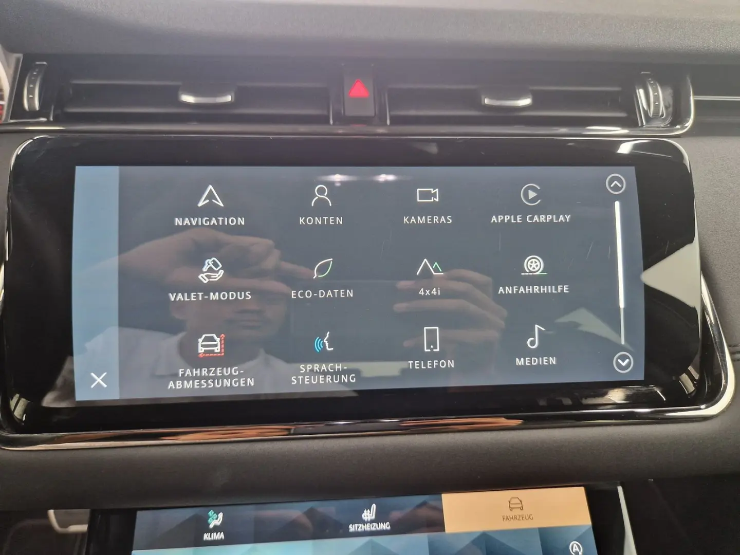 Range Rover Evoque P300e R-Dynamic SE Winter