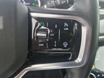 Range Rover Evoque P300e R-Dynamic SE Winter