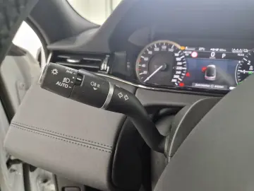 Range Rover Evoque P300e R-Dynamic SE Winter