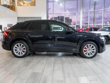 Audi Q8 E-tron quattro 3.0