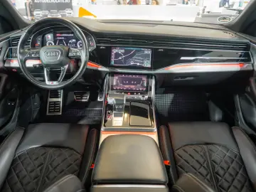 Audi Q8 E-tron quattro 3.0