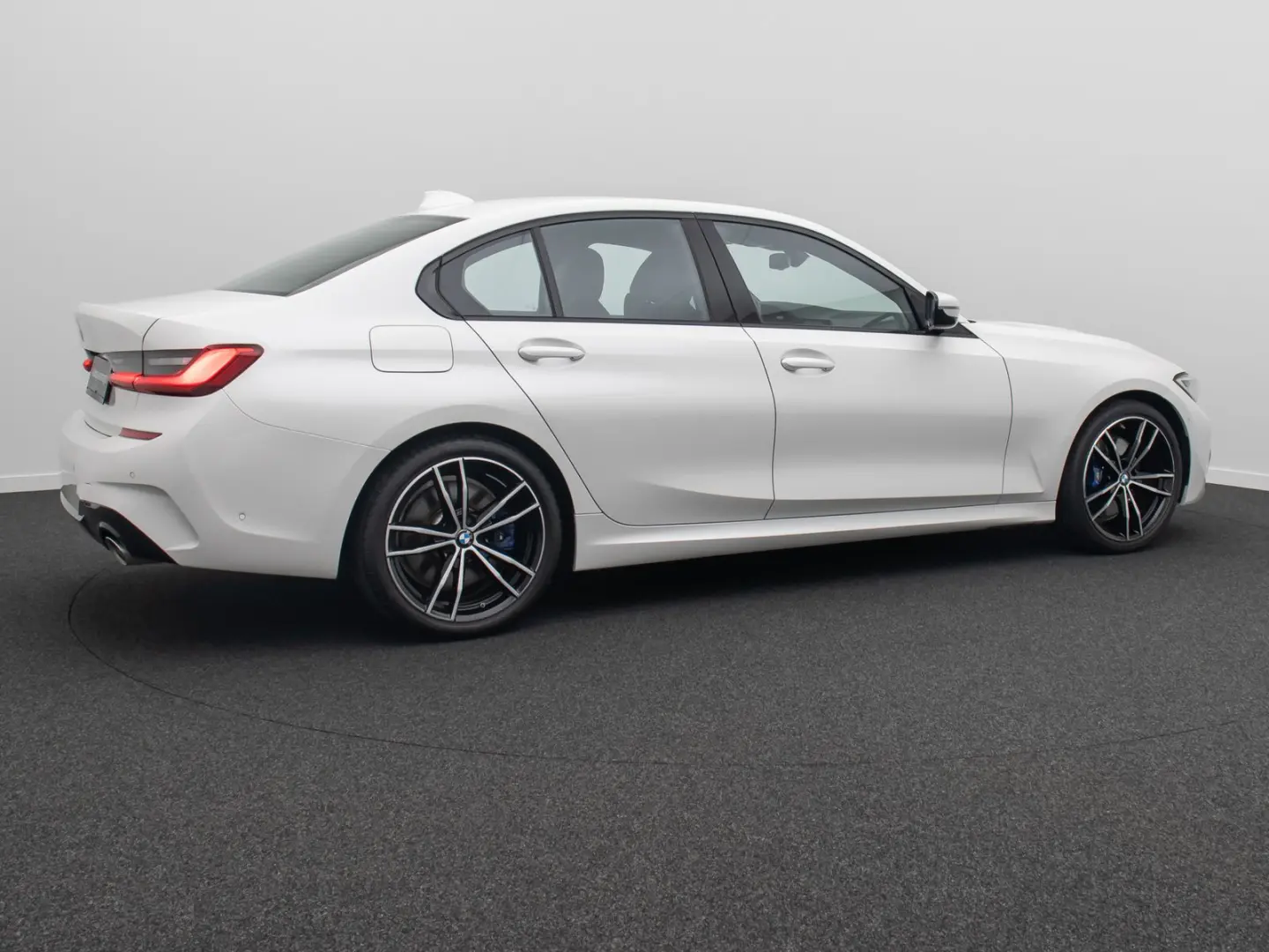 330i xD M Sport Kamera HUD DAB ACC Alarm 19Zoll