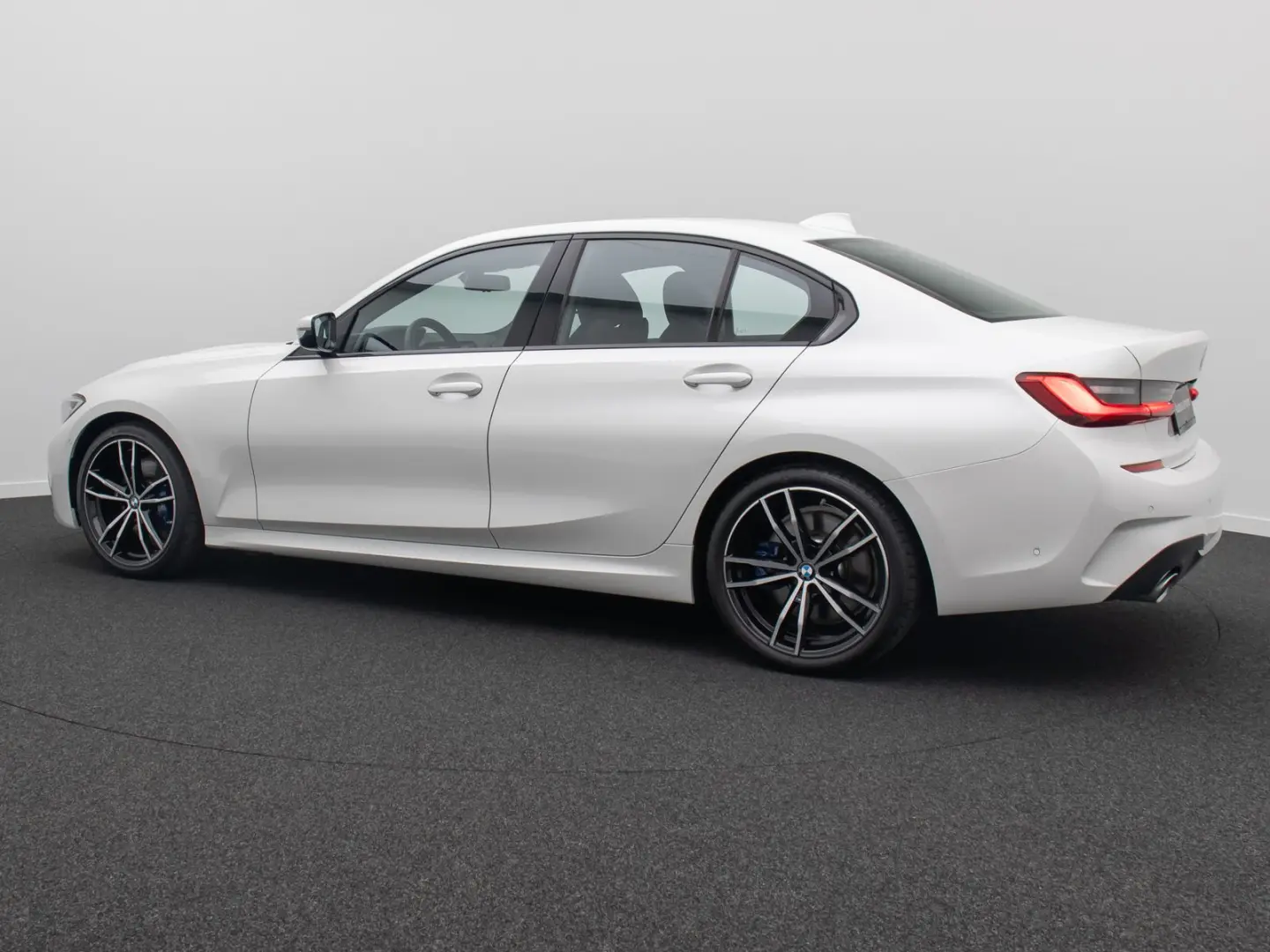 330i xD M Sport Kamera HUD DAB ACC Alarm 19Zoll