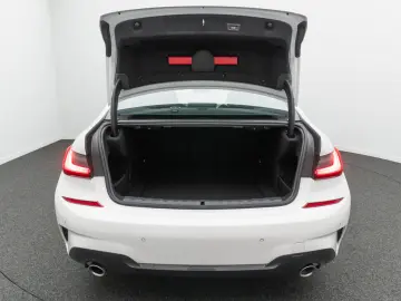 330i xD M Sport Kamera HUD DAB ACC Alarm 19Zoll