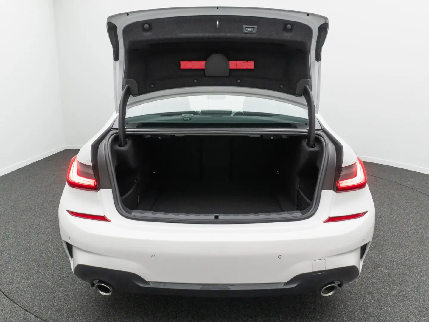 330i xD M Sport Kamera HUD DAB ACC Alarm 19Zoll