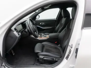 330i xD M Sport Kamera HUD DAB ACC Alarm 19Zoll