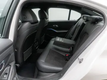 330i xD M Sport Kamera HUD DAB ACC Alarm 19Zoll