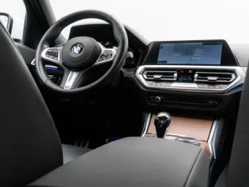 330i xD M Sport Kamera HUD DAB ACC Alarm 19Zoll