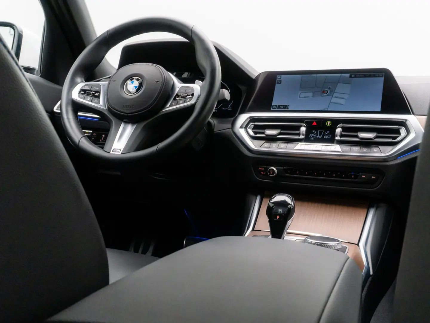 330i xD M Sport Kamera HUD DAB ACC Alarm 19Zoll