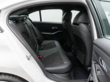 330i xD M Sport Kamera HUD DAB ACC Alarm 19Zoll