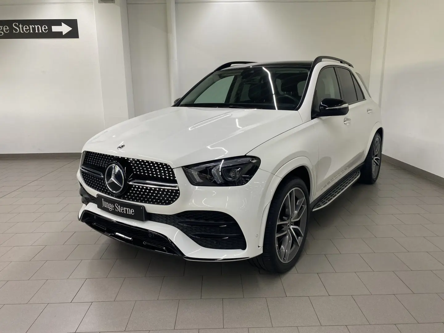 GLE 300 d 4M AMG NIGHT PANO AHK AIR LED KAM 22