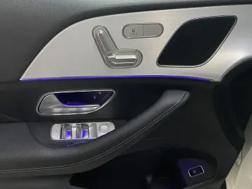 GLE 300 d 4M AMG NIGHT PANO AHK AIR LED KAM 22