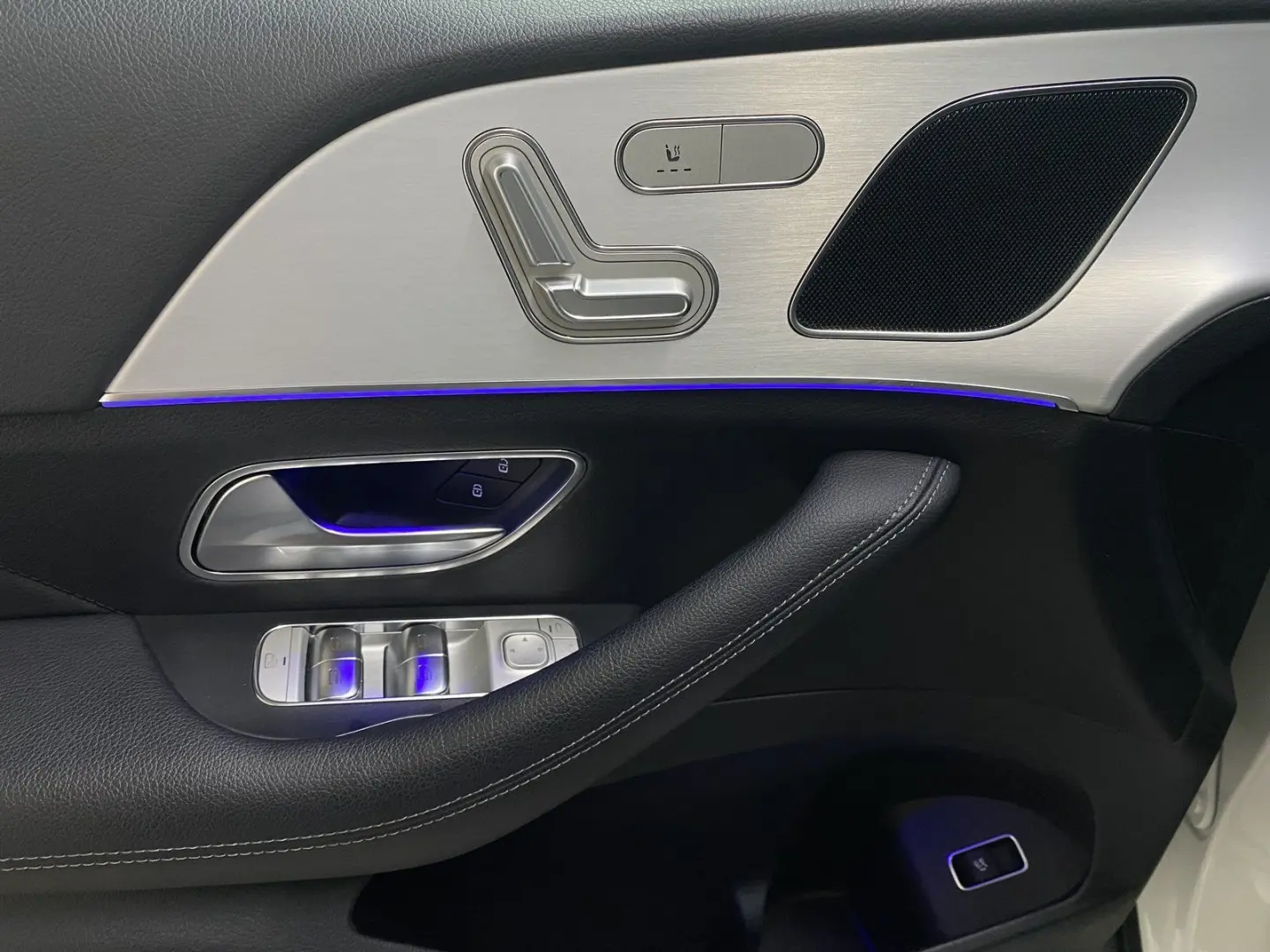 GLE 300 d 4M AMG NIGHT PANO AHK AIR LED KAM 22