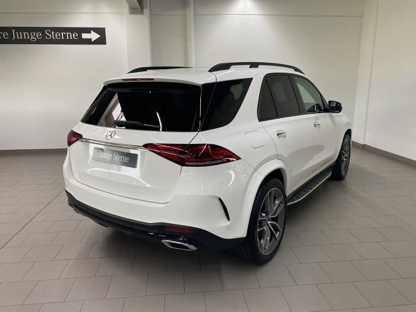 GLE 300 d 4M AMG NIGHT PANO AHK AIR LED KAM 22