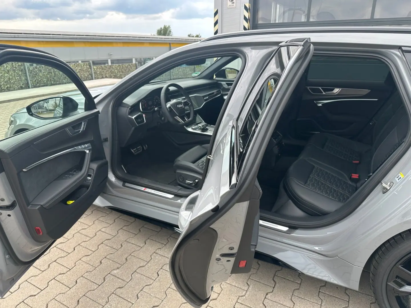 RS 6 Av. 4.0 quattro Pano DynamickPak 23 schwarz