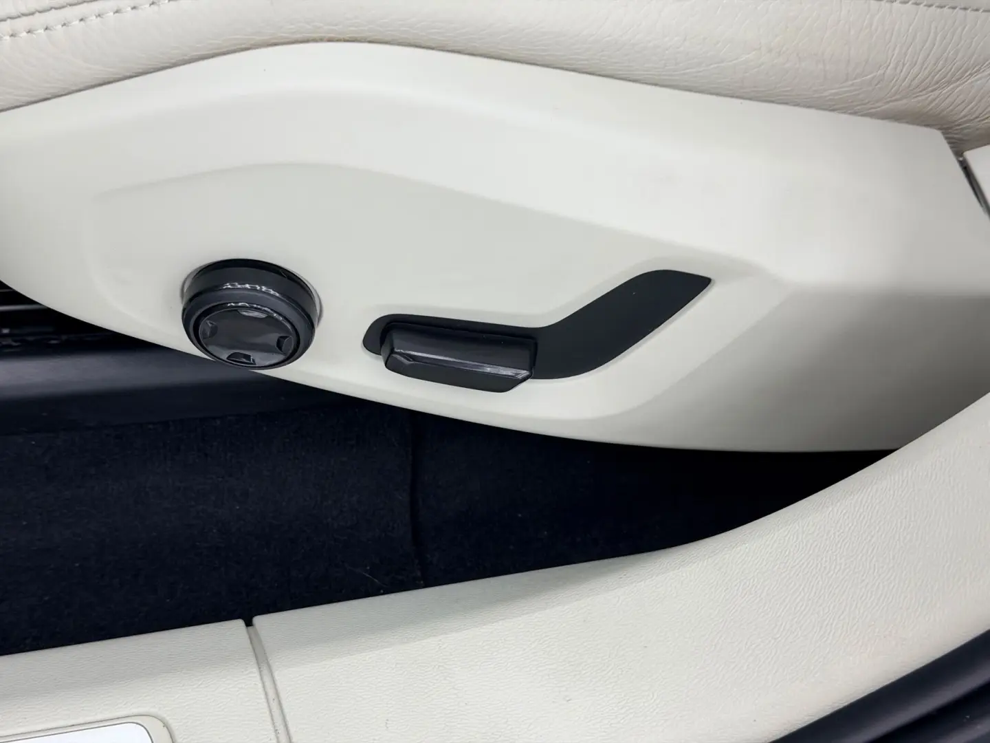 VOLVO Xc-60 2020 2.0D E6 4x4 Garantie 12 Luni Rate Avans 0 D