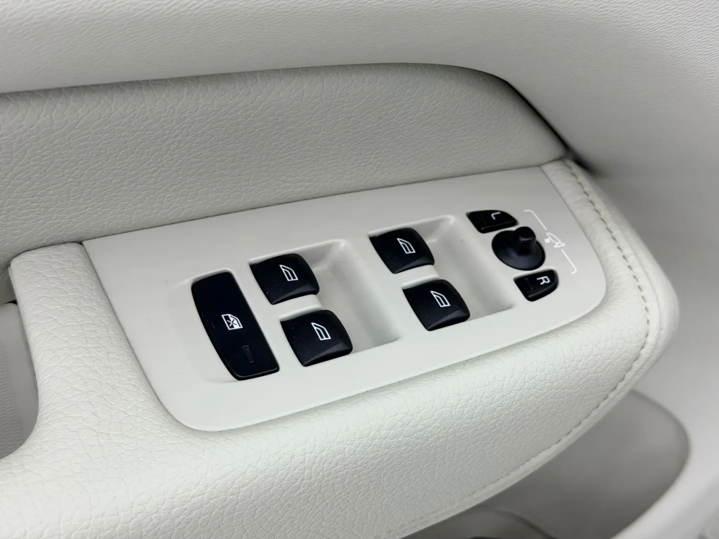 VOLVO Xc-60 2020 2.0D E6 4x4 Garantie 12 Luni Rate Avans 0 D