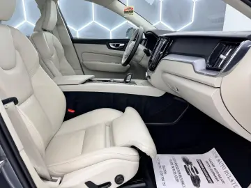 VOLVO Xc-60 2020 2.0D E6 4x4 Garantie 12 Luni Rate Avans 0 D