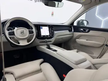 VOLVO Xc-60 2020 2.0D E6 4x4 Garantie 12 Luni Rate Avans 0 D