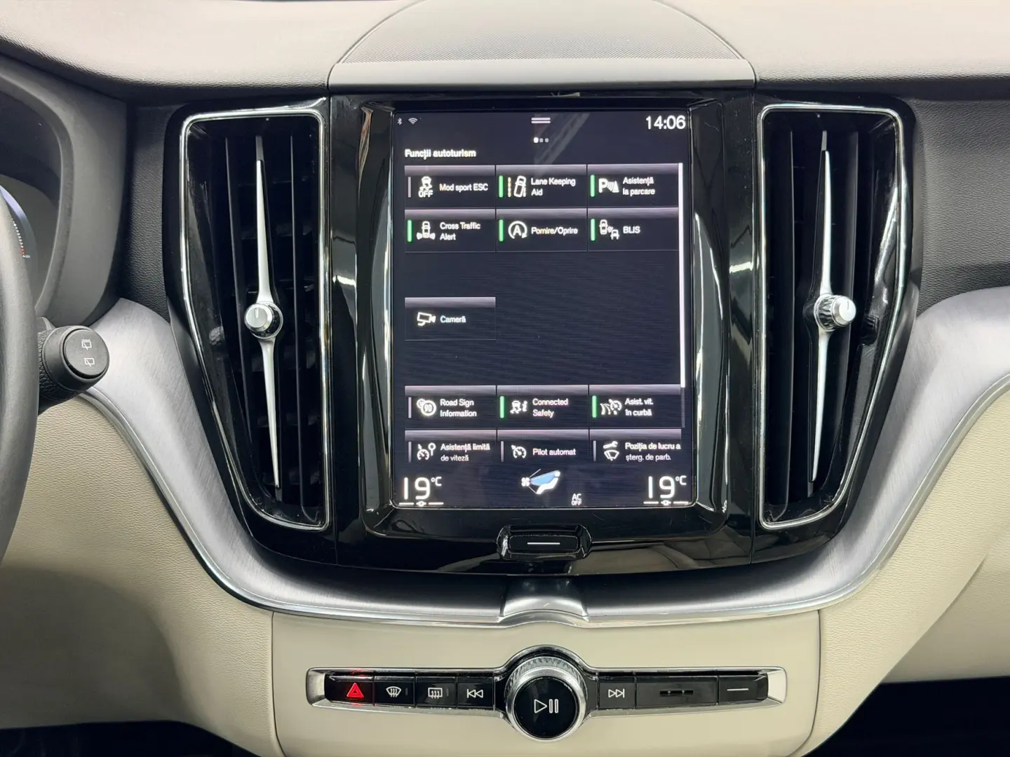 VOLVO Xc-60 2020 2.0D E6 4x4 Garantie 12 Luni Rate Avans 0 D