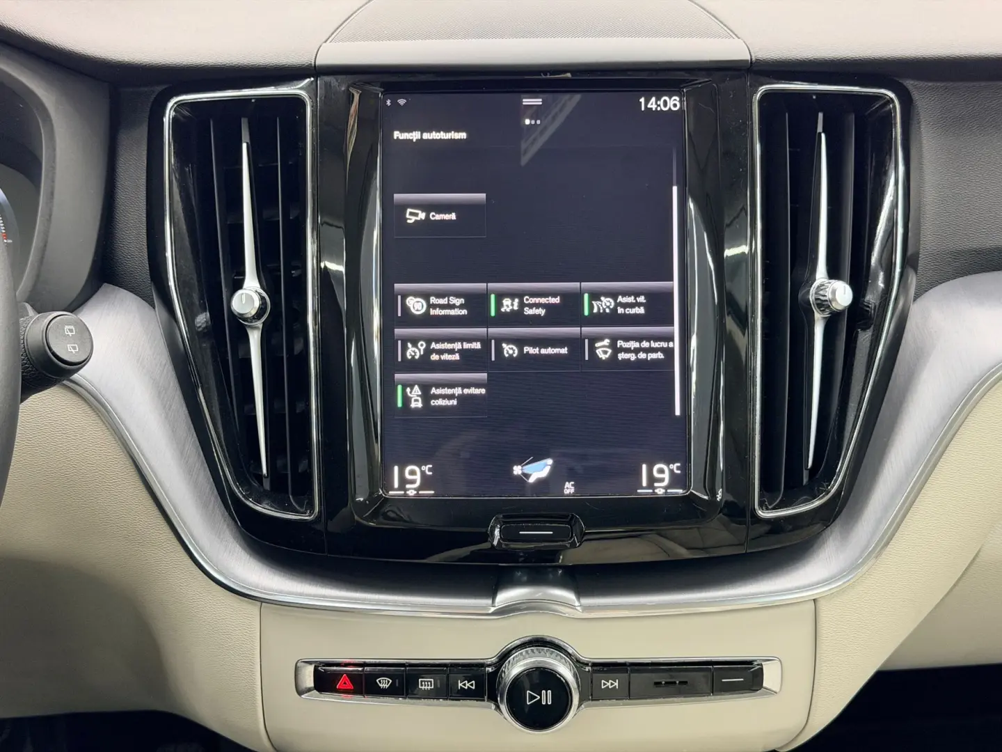 VOLVO Xc-60 2020 2.0D E6 4x4 Garantie 12 Luni Rate Avans 0 D